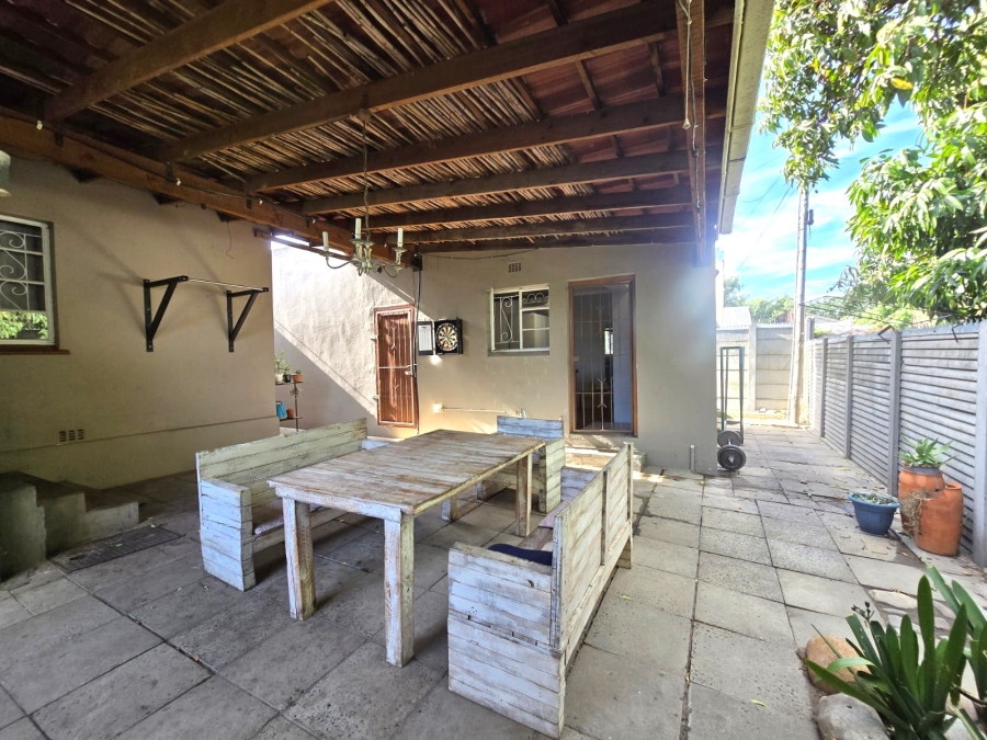 5 Bedroom Property for Sale in Lemoenkloof Western Cape